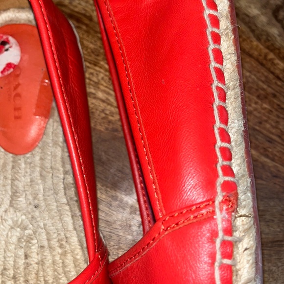 Preloved in perfect condition Salmon Leather Coach Slip Ons Size 6 - Picture 4 of 5